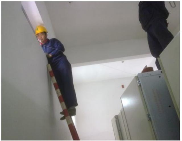 高壓開關柜安裝過程及注意事項詳細說明，有插圖，非常實用！