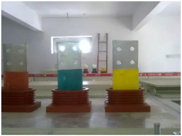 高壓開關柜安裝過程及注意事項詳細說明，有插圖，非常實用！