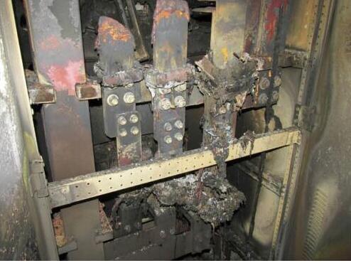 高壓開關(guān)柜當你長時間處于潮濕環(huán)境中會發(fā)生什么？