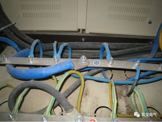 《建筑電氣工程施工質(zhì)量驗(yàn)收規(guī)范》GB50303-2015 配電箱(機(jī)柜)安裝詳細(xì)說明!