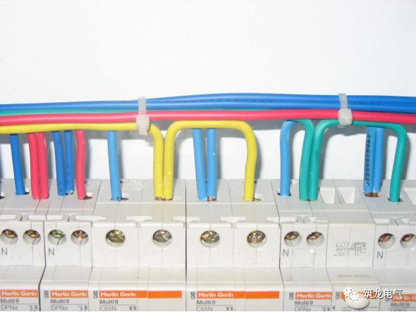 《建筑電氣工程施工質(zhì)量驗(yàn)收規(guī)范》GB50303-2015 配電箱(機(jī)柜)安裝詳細(xì)說明!