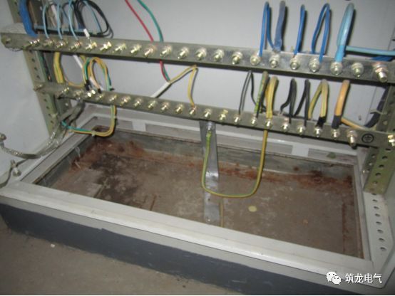 《建筑電氣工程施工質(zhì)量驗(yàn)收規(guī)范》GB50303-2015 配電箱(機(jī)柜)安裝詳細(xì)說明!