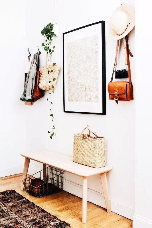 你家人的配電箱隱藏得好嗎？新房子的裝飾看起來很漂亮，因為做得很好。