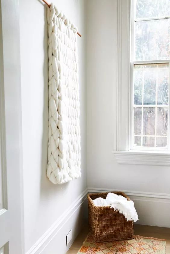 你家人的配電箱隱藏得好嗎？新房子的裝飾看起來很漂亮，因為做得很好。