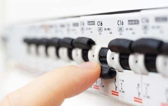 Home 配電箱,應該分成幾個電路,每個電路開關(guān)如何選擇